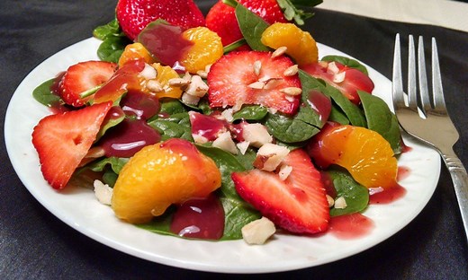 Vegan Spinach Salad with Fruit