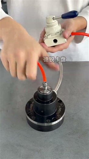 DAS-Y15 Fixed Pneumatic Chuck: Change collets for different workpieces. Maximum through hole 40mm