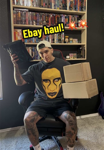 Got a solid haul from eBay. Not sure which one im most excited about. Gremlins had a little bit of mold, but I got that removed 💪🏼 #vhs #movie #horror #movies