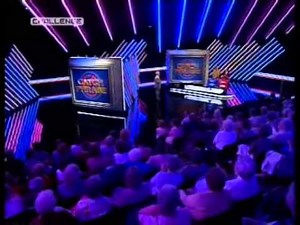 Catchphrase - S11 E19 - Dominic Vs Sally - 06/07/1996