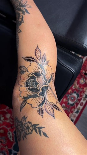 Self-Tattooing a Peony: Tips and Tricks