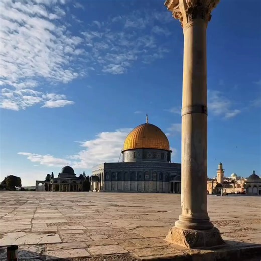 The soul yearns for the homelands.For Al-Aqsa and Al-Quds (Jerusalem).God willing, we will gather in a liberated Palestine—in our lifetime 🇵🇸 🕌🤍