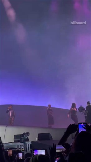 Justin Bieber brings out Wizkid and Tems for the "Essence" remix at Coachella #wizkid #justinbieber