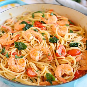 35K views · 52 reactions | This Easy Healthy Shrimp Scampi is made with fresh ingredients and a light sauce that’s oh so tasty – it’s a healthy, restaurant-quality dish that’s on your table in 30 minutes or less! Get the FULL RECIPE here: https://thebusybaker.ca/easy-and-healthy-shrimp-scampi/ | The Busy Baker | Facebook
