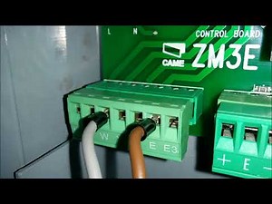 How to connect the ZM3E control panel to the AXO swing gate gearmotor