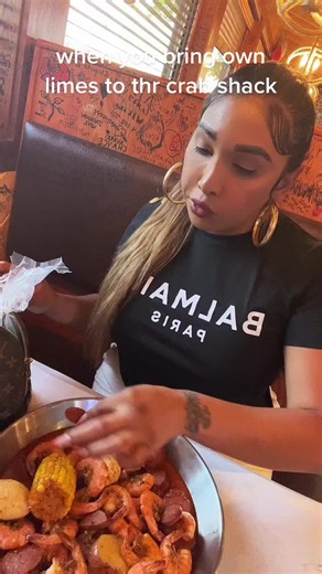 #seafood #restaurant #nightlife #foryou #foryoupage #fyp #rockford #chicago #crab #viral #fyp2 #lobster #chicago