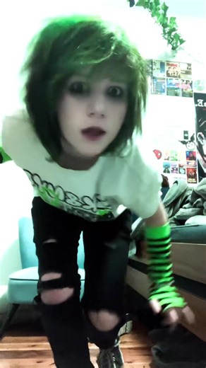 My parents don’t like my new hair colour lmao #emo #scene #alt #fyp #xybca