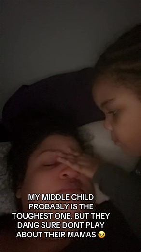 FUPA GANG 👙🦋 (@girlwithagutt)’s video of middle child