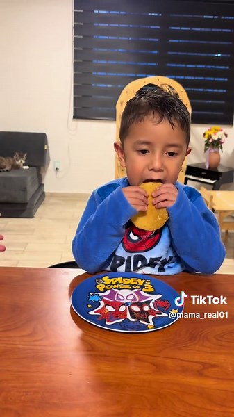 Hotcakes de Brócoli: Nutrición Divertida para Niños