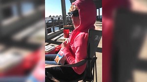 2.6K views · 19 reactions | Beware of letting your guard down when you eat near the beach! Because before you know it, a sneaky seagull might try and steal it right out from under you! This lady got the shock of her life when this bold seagull swooped down from seemingly nowhere to steal a chip right out of her hand! | America's Funniest Home Videos | Facebook