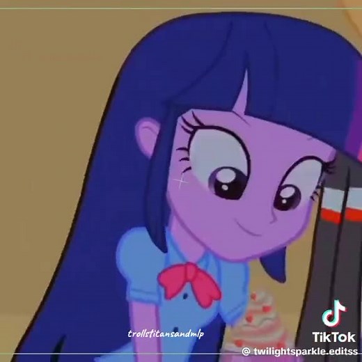 Flashlight 💜💛#equestriagirls #flashsentry #twilightsparkle #flashlight #trollstitansandmlp