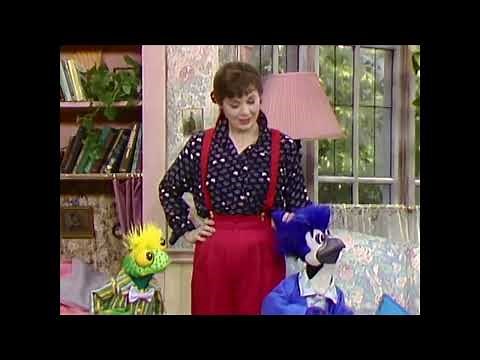 Under the Umbrella Tree - Gloria Can't Sleep