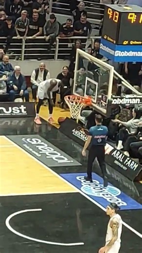 ΠΑΟΚ: Ο Μπέβερλι χάρισε μια αξέχαστη στιγμή σε έναν μικρό φίλο του Δικεφάλου