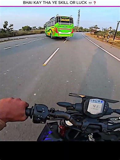 Bhai Ye Kay Tah Luck Ya Skill 💀🫡#motovlog #viral #ytshorts #crash #skills #lucky #new #reels