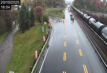 Train heading North detected on camera CN Bridge MP 2 (Levis Route 175 at pont de Québec) [3743] on 2025-10-20 at 16:04:55. Camera location: https://www.openrailwaymap.org/?style=standard&lat=46.743469&lon=-71.286654&zoom=17 | Automated Train Sightings