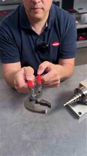 Understanding Cobra Tool Joint Play Explained