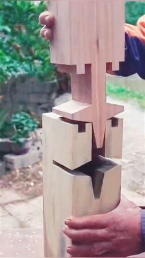 Traditional Craft – Woodworking ka Next Level! 🪚🪑🔨 . . . #woodworking #wood #carpentry #woodworkingtips #carpenter #woodwork #woodworkingcommunity #wooddesign #carpentrywork #carpentryskills | Satinder Carpenter