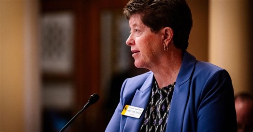 Wyoming Senate committee to school districts: Develop a phone policy