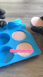 52K views · 290 reactions | Silicone Cookie Mold I prefer the plastic one but this one works perfectly. You can find it on Amazon #cakesiclesofinstagram #chocolatecoveredoreos #cupcakedecorating #chocolatecoveredpretzels #cakesicles #chocolatecoveredtreats #chocolatecoverpretzels #chocolatecoveredstrawberries #cupcakes | Backdrops by Ana | Facebook