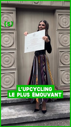 L’upcycling le plus émouvant que tu verras aujourd’hui. Pour avoir son père décédé auprès d’elle lors de sa remise de diplôme en Colombie, Verónica a transformé ses vieilles cravates en une pièce unique. Un défi technique relevé en famille : face au poids des tissus, sa mère et sa sœur ont tout assemblé sur une ceinture en cuir robuste.