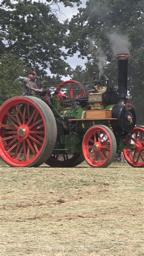 Foden Traction Engine No.9052 "Rob Roy" built in 1920 seen in the Play Pen at High Weald Steam Working Weekend 2025 #tractionengine #steamengine #engine #livesteam #engineering #modelengineering #steamrally #muddylakeengineering #vehicles #vehicle #car #truck #tractor #train #steamtrain #locomotive #heavyhaulage #steamtractor #livesteam #science #technology | Muddy Lake Engineering