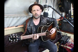 What do you get when you combine the dulcet tones of a Gibson with an excellent, rich voice? Answer, Ben Hemming! This superb Londoner really does have a style all of his own that draws you in as he plays. Ben wrote this second superb song, 'Redemption', about regrets, past mistakes and trying to put them right in the future. If you'd like to hear more of Ben's work then just pop over to his Facebook Page:- https://www.facebook.com/benjhemming | The Narrowboat Sessions