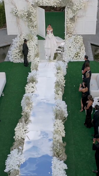 Grooms reaction seeing his bride for the first time 🥹🥹 #groom #groomreaction #fy #fypシ #fyp