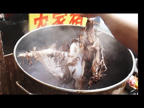 Strange Chinese street market killing chicken live