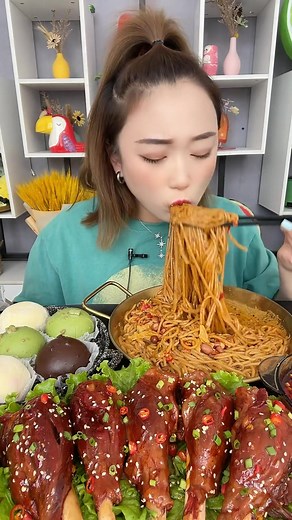 Dancing Mukbang Chinese Spicy Food Challenge