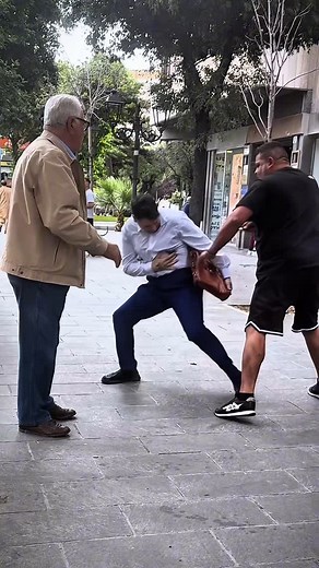 Matteo Del Campo on Instagram: "PRANK THE PURGE FUNNY😱. #prank #thepurge #divertente #costume #streetlife #run #esperimentoriuscito #napolidavivere #knifes #reaction #viral #scherzo #fypシ"