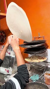 Así estiramos estas pizzas una maravilla #viral #reelsviralシ