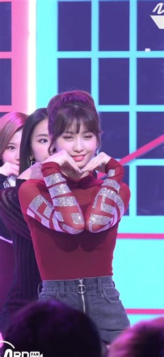 Momo's Captivating Dance in Twice's Likey