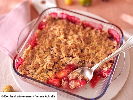 Crumble aux prunes facile : Découvrez toutes les recettes de Femme Actuelle