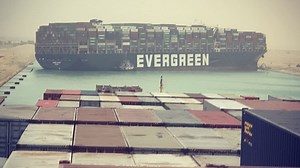 Containerschiff im Suezkanal ist frei!