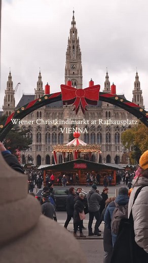 ✨ Wiener Christkindlmarkt at Rathausplatz ✨ ♥️The Christkindlmarkt at Rathausplatz opens today, one of the most beautiful markets in Europe. Soft lights, warm colors, music in the air and with this moment the Christmas season truly begins. The rest of the markets start opening throughout the day, and the whole city slowly moves into its festive glow 🎄 Come visit Vienna 🤗 All content © @vienna_visitas All rights reserved #christmas #christmasinvienna #viennachristmas #viennatravel #christmasmar