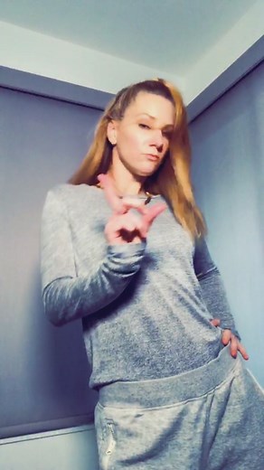 Conquered a bucket list item today when I joined the @theroyalfamilydancecrew in my living room #dance