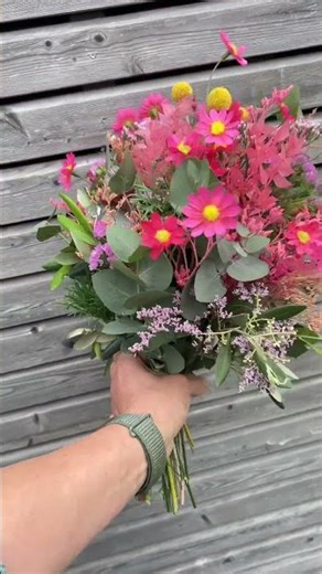 Sommerstrauß in Pink 🌸 Haltbarer Blumenstrauß mit Trockenblumen & Eukalyptus