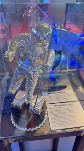 Billy Joel was one of the first major artists to fully embrace MTV in the early 80s🤟 #mtv #shorts