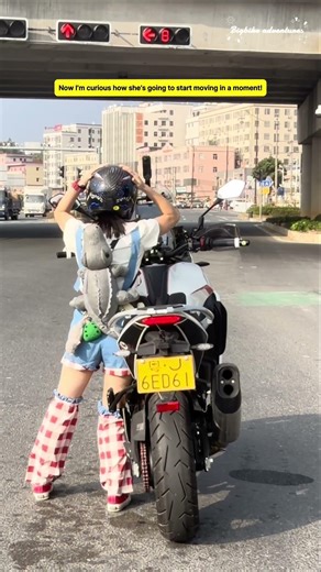 Everyone Watched… Then She Nailed the Side Mount #xcape1200 #bikelife