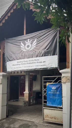 info seputar jepara on Instagram: "Foto studio harga terjangkau, hasil memukau? Ya herry studio foto dong solusinya 😉😉 kuy reservasi segera Order and info : 0857-0164-2018 @herrystudiofoto Open foto photosession, couple, model, product, endorse, birthday, prewedding, wedding #prewedding #studiofotokudus #prewedkudus #preweddingadatjawa #viralreels❤️"