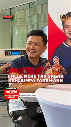 Uncle @mikedragonmask pun ada kat Quill City Mall sempena Jelajah Ikon Sukan 2025 tau. Uncle Mike tak sabar nak jumpa Bekas Gimnas Negara, @farahann94 . Uncle Mike pernah viral sebelum ni. Beliau adalah seorang bapa angkat bukan Islam yang membesarkan anak-anak daripada agama berbeza, termasuk anak Muslim, tanpa memaksa kepercayaan. Beliau jaga kebajikan, hormat agama anak-anak, dan jadi simbol kasih sayang & toleransi tanpa sempadan agama. #WomenInSports #Rise2Win #ChampionsRising | Hot FM