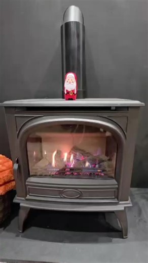 cute santa Russian Dolls! something else that didn't quite fit in Sheila's 1st Dec box #xmas #christmas #santa #russiandoll