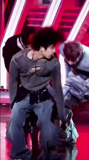 Stray Kids Lalalala Live on Stage!