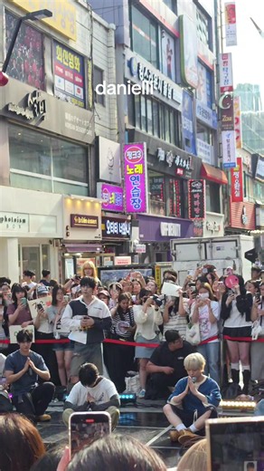 AHOF Busking in Busan: danielli live street performance