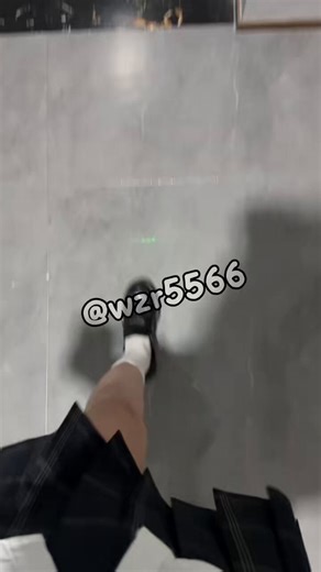 RT @wzr5566: 穿jk偷偷跑楼道玩 #露出完整版➡️🚪@luchu777 @luchu888