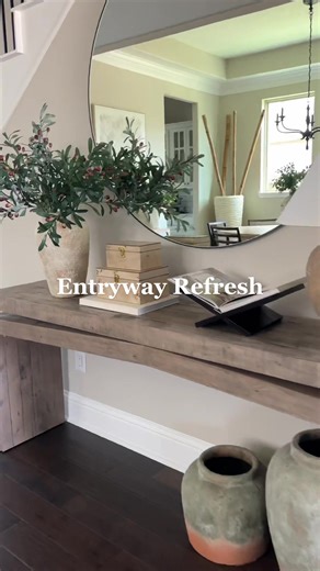 Transform Your Entryway with a Stylish Console Table