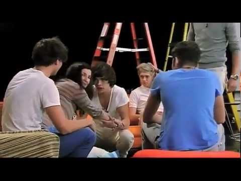 One Direction - Nickelodeon Pregnancy Prank! (Zayn and Louis prank the other members of 1D)