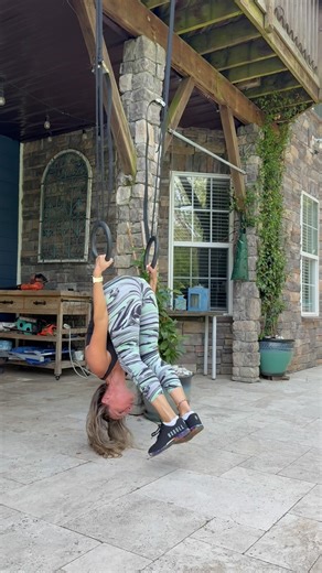 Going upside down can have effects on both the body and mind. Here’s...