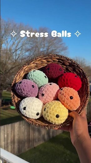 Crochet stress balls #crochet #crochetpattern #crocheting #crochettutorial