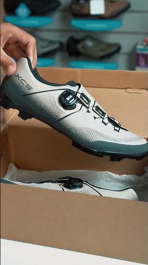 The Shimano XC503 is a performance-focused cross-country (XC) and gravel cycling shoe